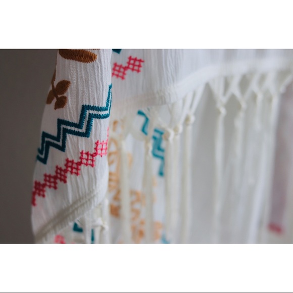 Umgee USA Casual Bohemian Crochet SleevelessKimono - Picture 4 of 5